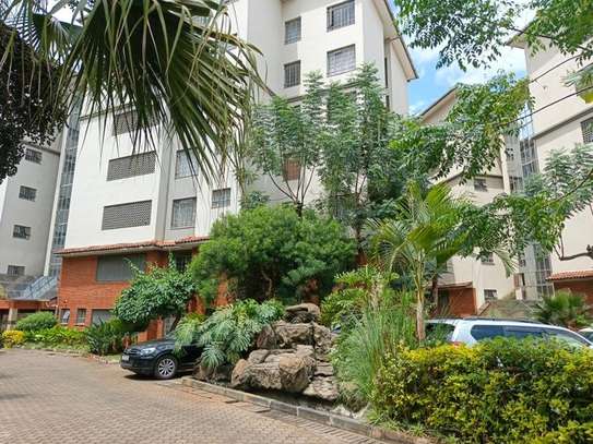 3 Bed Apartment with En Suite at Rhapta Rd image 7