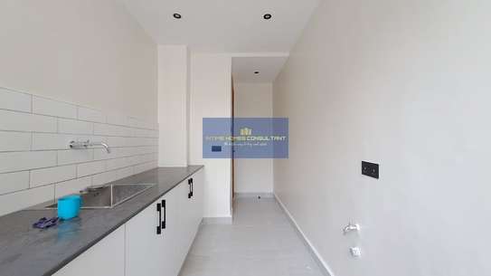 3 Bed Apartment with En Suite in Spring Valley image 5