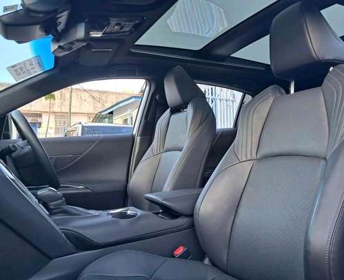 Toyota Harrier black premium grade 2021 image 5