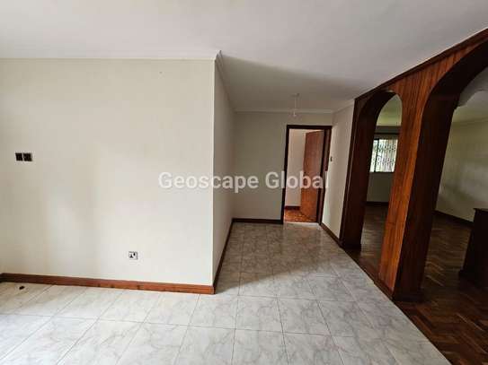 5 Bed House with En Suite in Nyari image 15