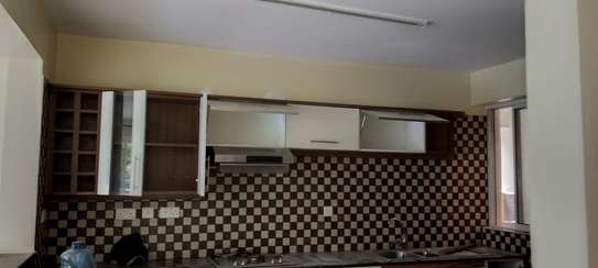 Serviced 3 Bed Apartment with En Suite in Kileleshwa image 2