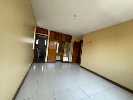 4 Bed Apartment with Balcony in Kilimani image 12