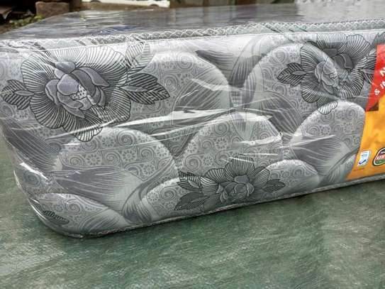 Live better! 8inch,5 * 6.High Density Quilted Mattresses. image 3