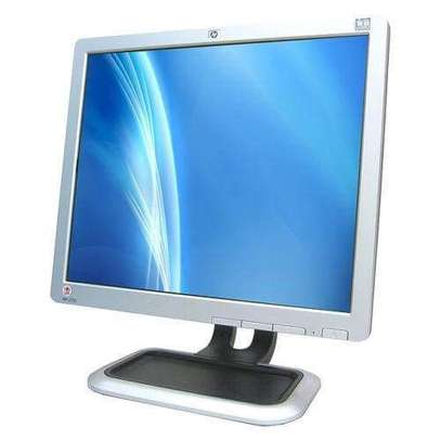 hp 17 inch monitor Square. image 2