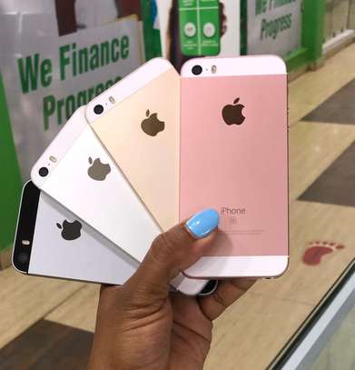 💥 Ex-US iPhone SE in Kisumu @ Kshs. 7,499 image 1