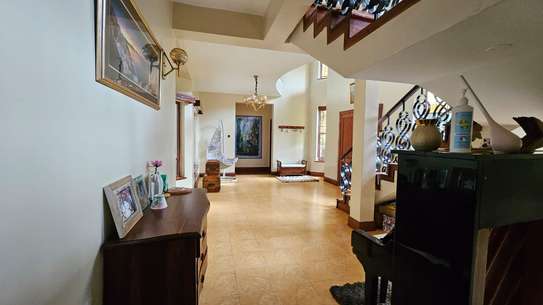 5 Bed House with En Suite in Runda image 9