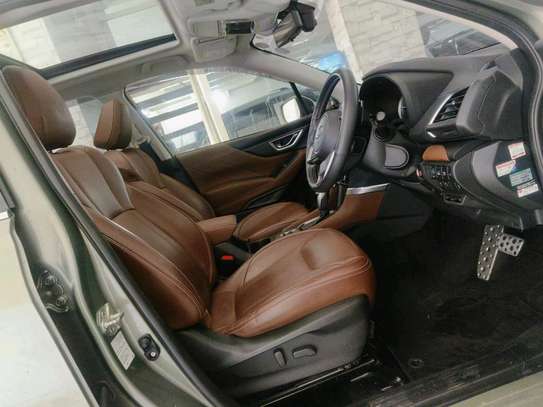 Subaru Forester E-boxer with sunroof 2018 image 5
