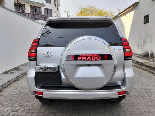Toyota land Cruiser Prado VX-L Diesel Silver 2019 image 12