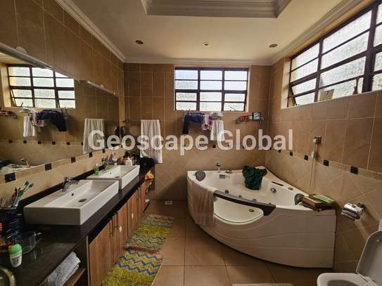 4 Bed House with En Suite in Kitisuru image 5