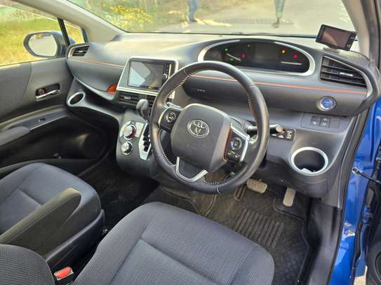 Toyota Sienta hybrid Blue 2018 image 3