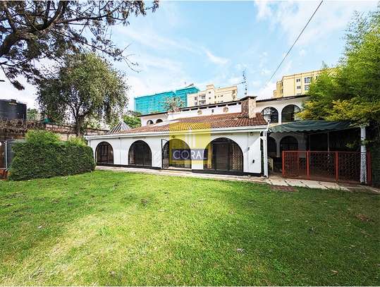 5 Bed Townhouse in Kilimani image 10