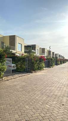 4 Bed Villa with En Suite at Kangundo Road image 2