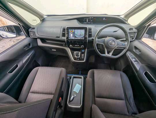 Nissan Serena empower image 1