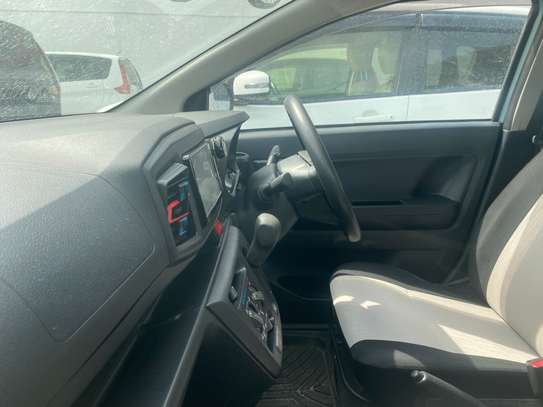 TOYOTA PIXIS 2017 MODEL. image 6