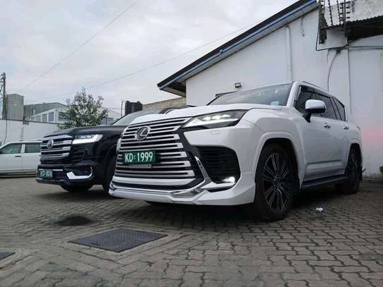 Lexus LX600 White Sport 2023 image 2