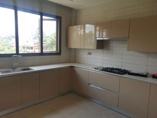3 Bed Apartment with En Suite in Riverside image 27