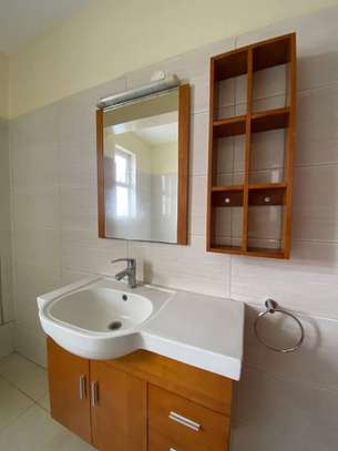 3 Bed Apartment with En Suite in Kilimani image 17