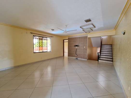 4 Bed House with En Suite in Nyali Area image 11