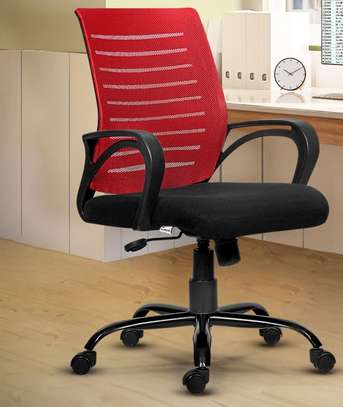 Office Chair: Medium Mesh Office Swivel Seat image 3