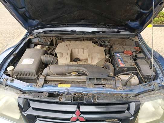 Mitsubishi pajero 4M41 diesel engine auto image 5