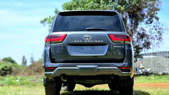 2021 Toyota land cruiser Sahara ZX image 1