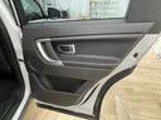 LAND ROVER DISCOVERY SPORT SE image 13
