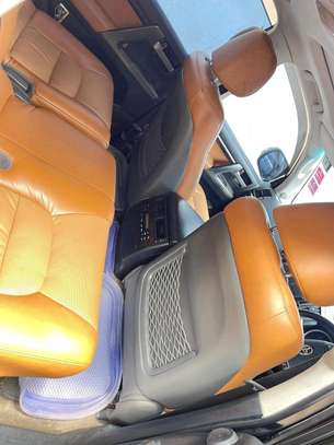 Landcruiser v8 diesel 2010 image 5