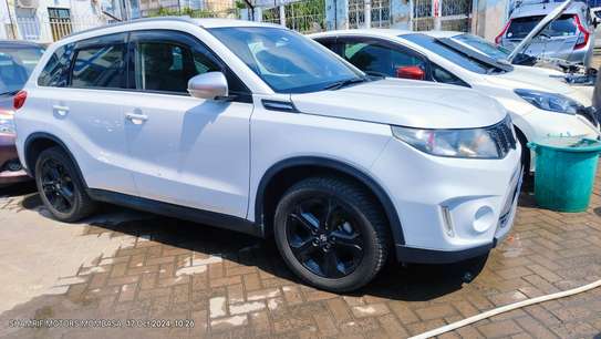 Suzuki Escudo 2018 White image 4