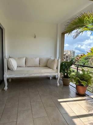 Serviced 3 Bed Apartment with En Suite in Kileleshwa image 1