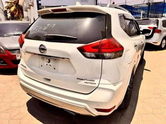 Nissan X-Trail Autech Premium grade white sunroof image 1