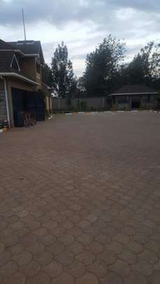 5 Bed House with En Suite in Garden Estate image 8