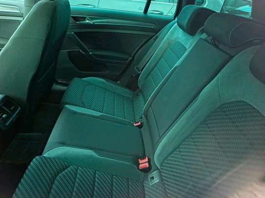 Volkswagen Golf Rline image 2