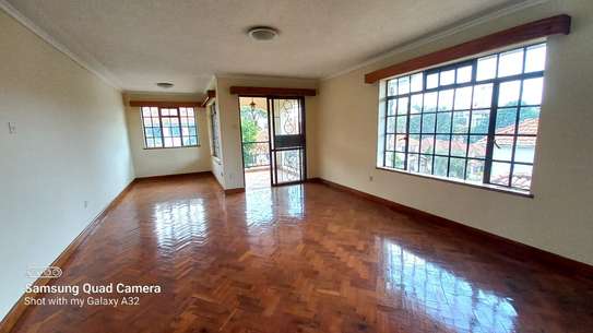 4 Bed House with En Suite in Spring Valley image 7