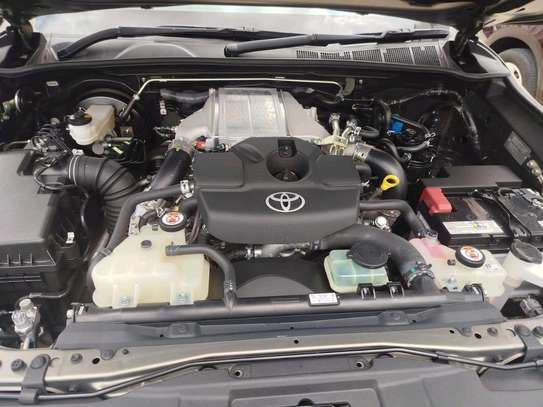 Toyota Hilux 4wd double cabin 2021 image 4
