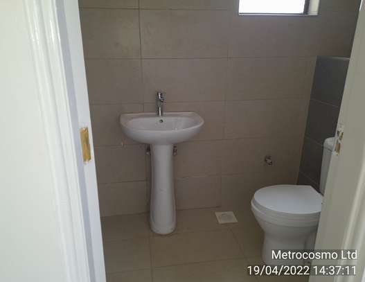 Serviced 3 Bed Apartment with En Suite in Uthiru image 10