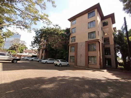 Serviced 2 Bed Apartment with En Suite in Brookside image 1