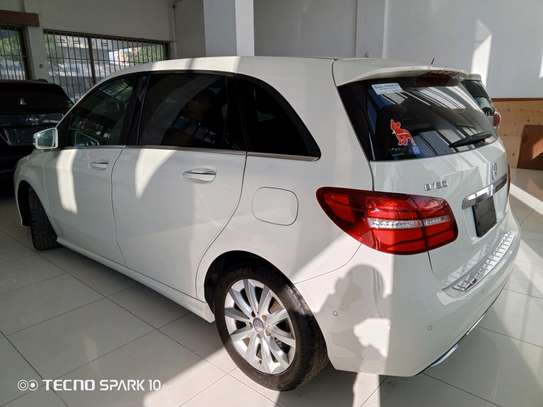 Mercedes Benz B180 with sunroof 2016model image 7