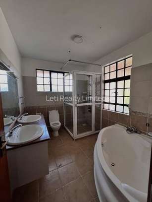 5 Bed Townhouse with En Suite in Kileleshwa image 5