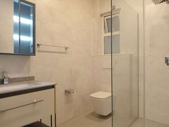 2 Bed Apartment with En Suite in Riverside image 6