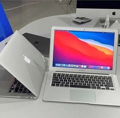 Apple MacBook Air 2017  Intel Core i5 image 1