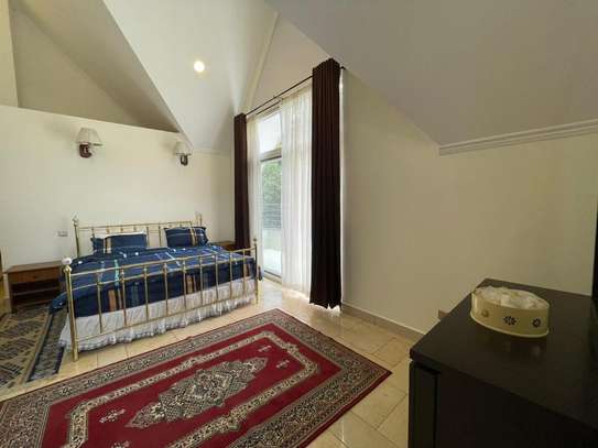 3 Bed House with En Suite in Gigiri image 23