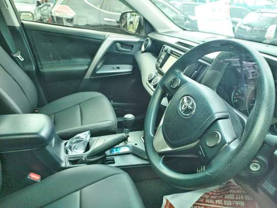 Toyota RAV4 Newshape sunroof image 2