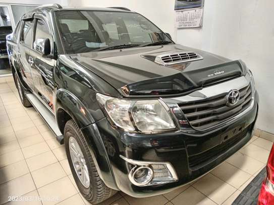 Toyota Hilux double cabin image 9