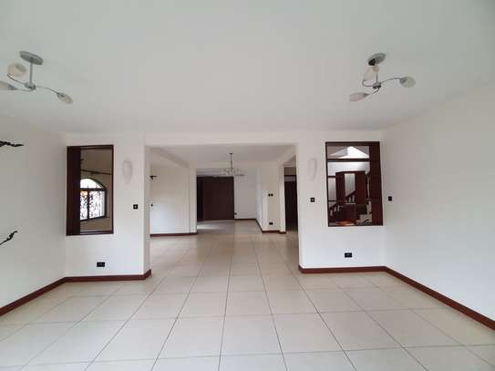 3 Bed Townhouse with En Suite at Mpaka Rd image 17