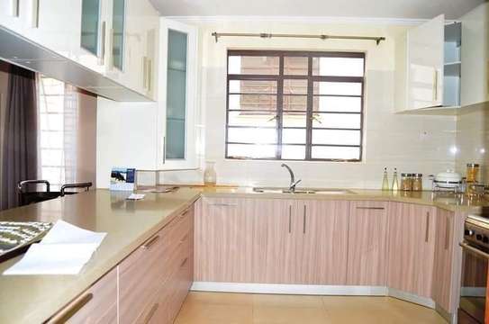 4 Bed House with Swimming Pool at Paradise Road image 4