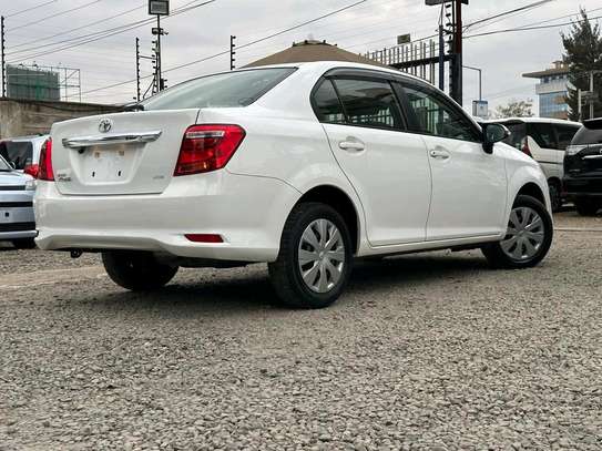 Toyota Axio image 3