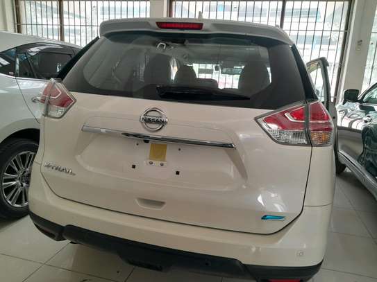 Nissan X-trail white sunroof 2wd 2016 image 2