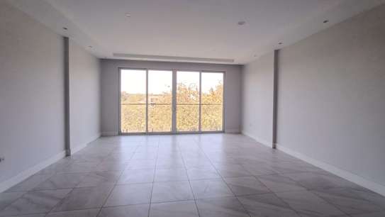 3 Bed Apartment with En Suite at Rhapta Rd image 7