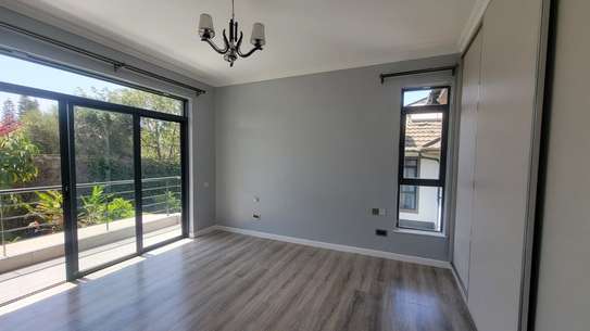 4 Bed Townhouse with En Suite in Runda image 4