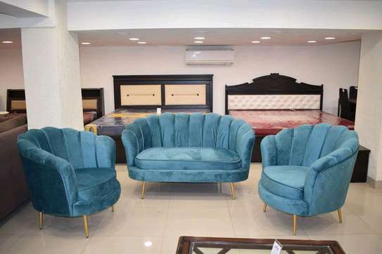 2,1,1 curved sofa Inspo image 1